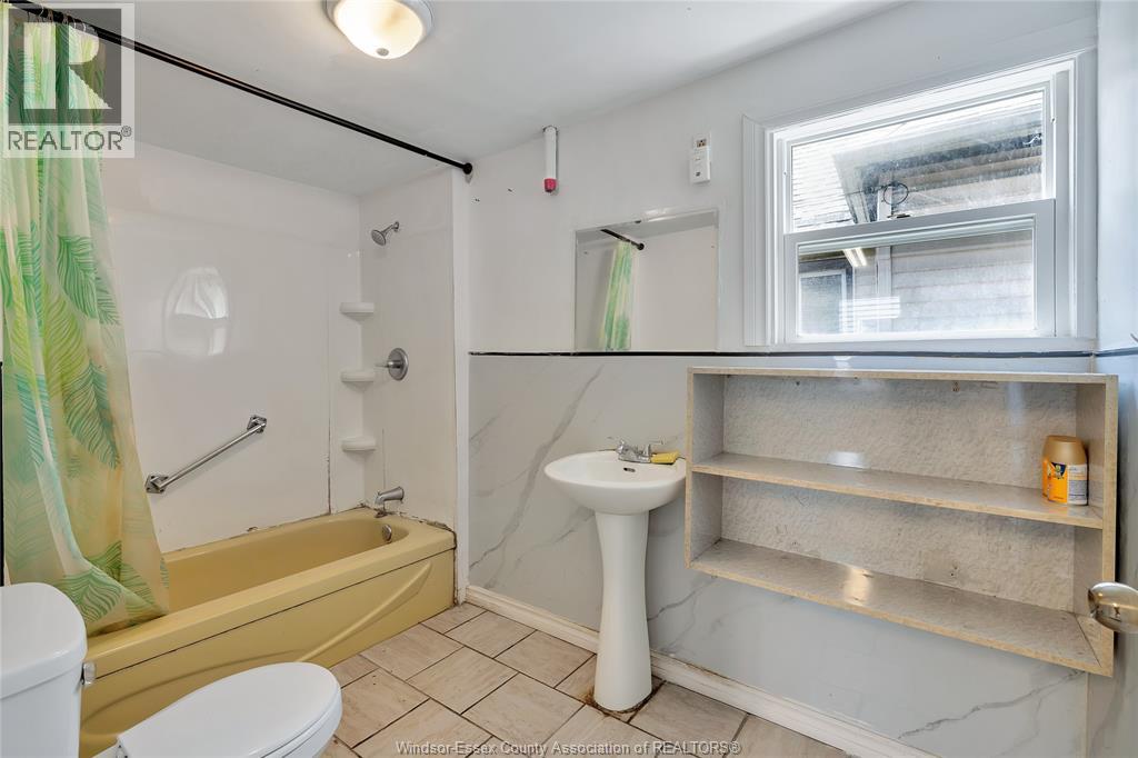 442 Church, Windsor, Ontario  N9A 4S9 - Photo 7 - 26015866
