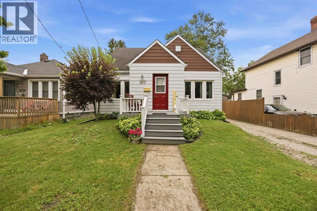 267 Ross Avenue, Sarnia, Ontario  N7T 1K1 - Photo 1 - 26015551