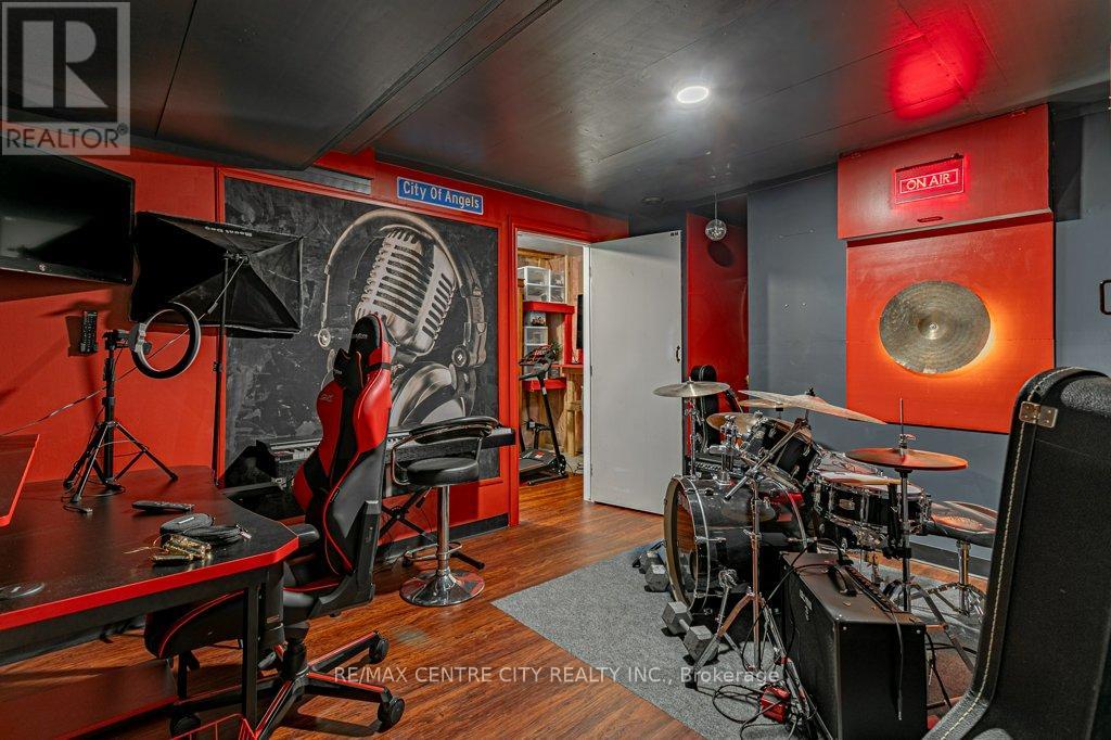 26 Elwood Street, Strathroy-Caradoc, Ontario  N7G 3H3 - Photo 30 - X13530876