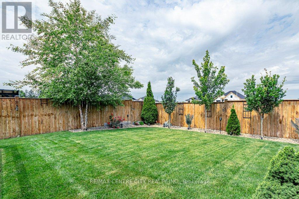 26 Elwood Street, Strathroy-Caradoc, Ontario  N7G 3H3 - Photo 35 - X13530876