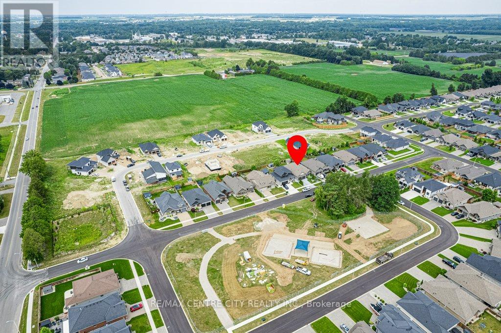 26 Elwood Street, Strathroy-Caradoc, Ontario  N7G 3H3 - Photo 40 - X13530876