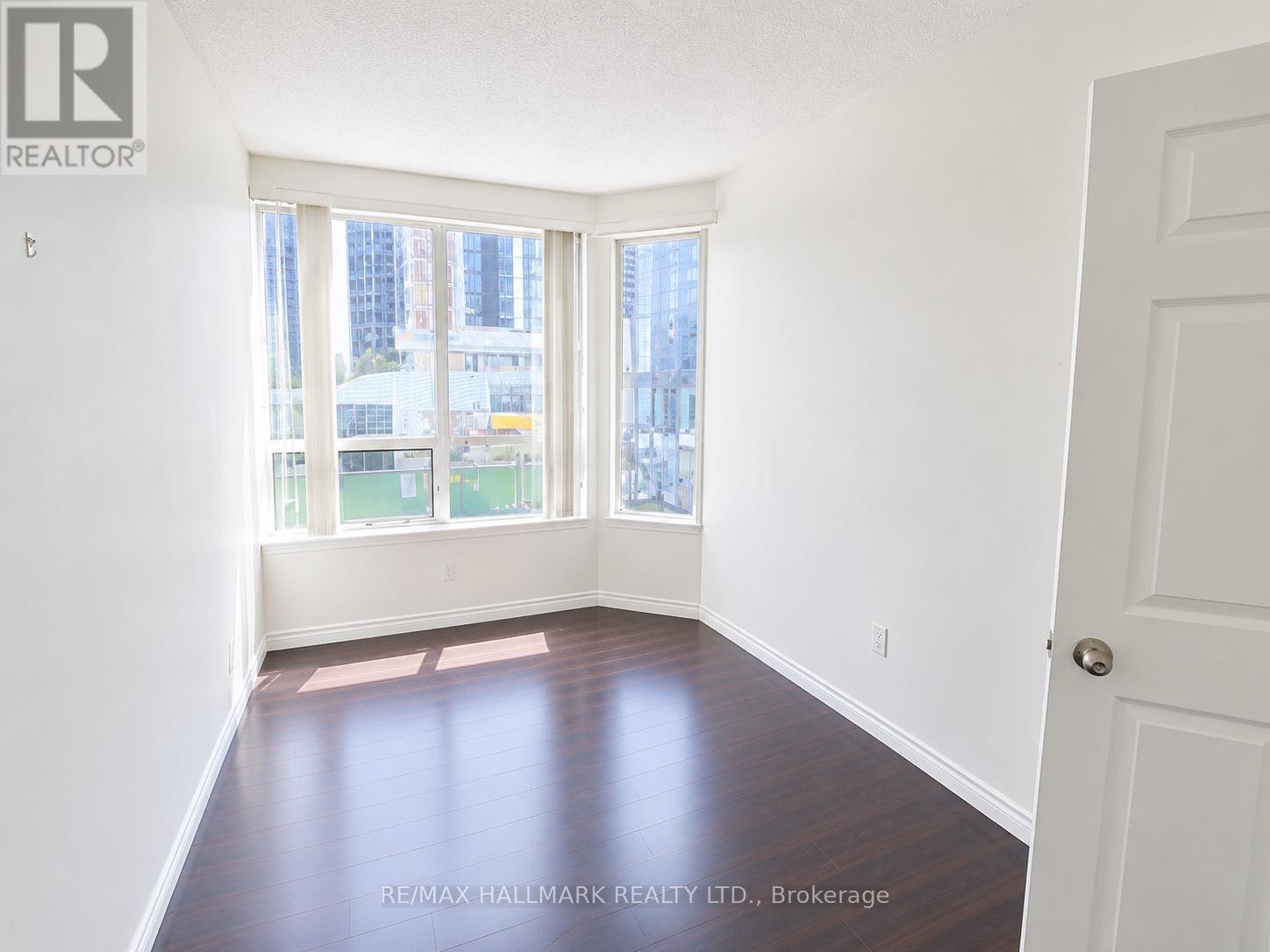 207 - 30 Greenfield Avenue, Toronto, Ontario  M2N 6N3 - Photo 8 - C13530926