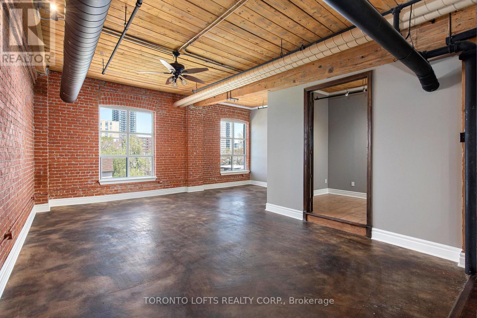 405 - 426 QUEEN STREET E, Toronto, Ontario