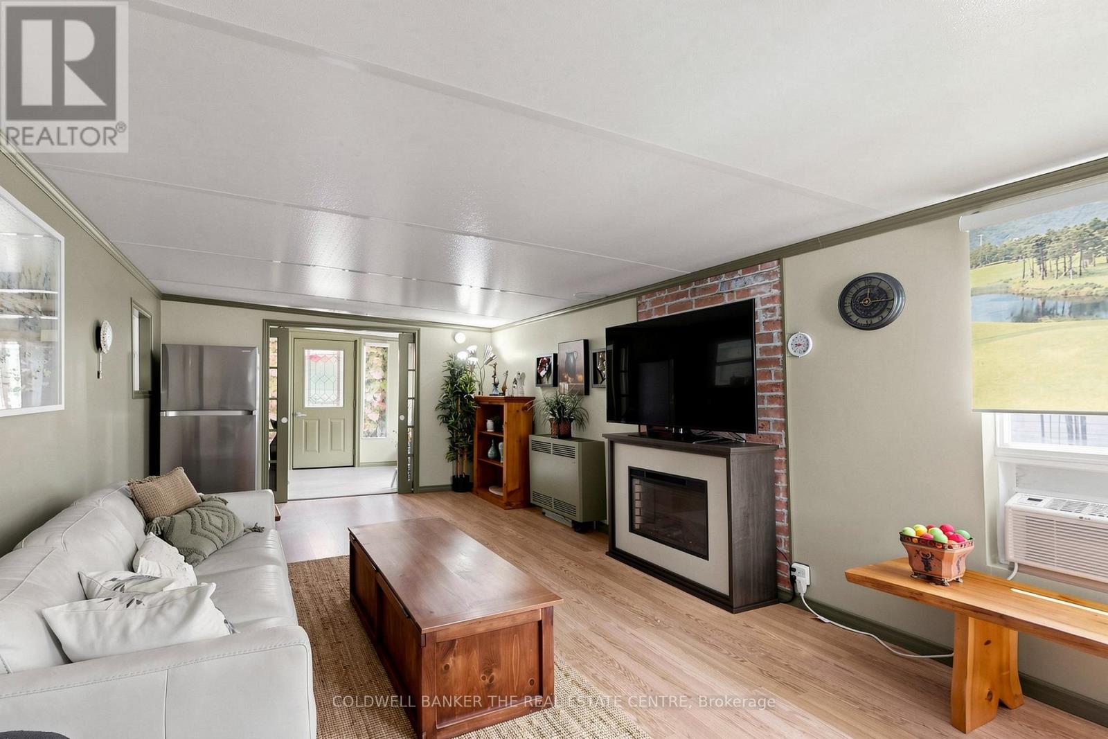 308 - 285 Crydermans Side Road, Georgina, Ontario  L0E 1A0 - Photo 8 - N13530896