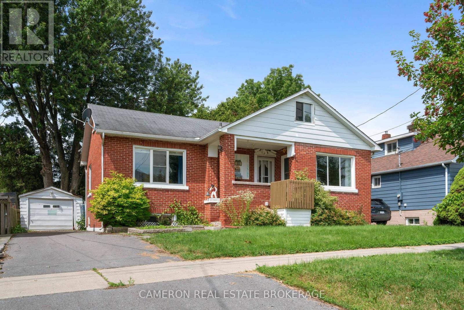 11 DUNBAR AVENUE, Cornwall