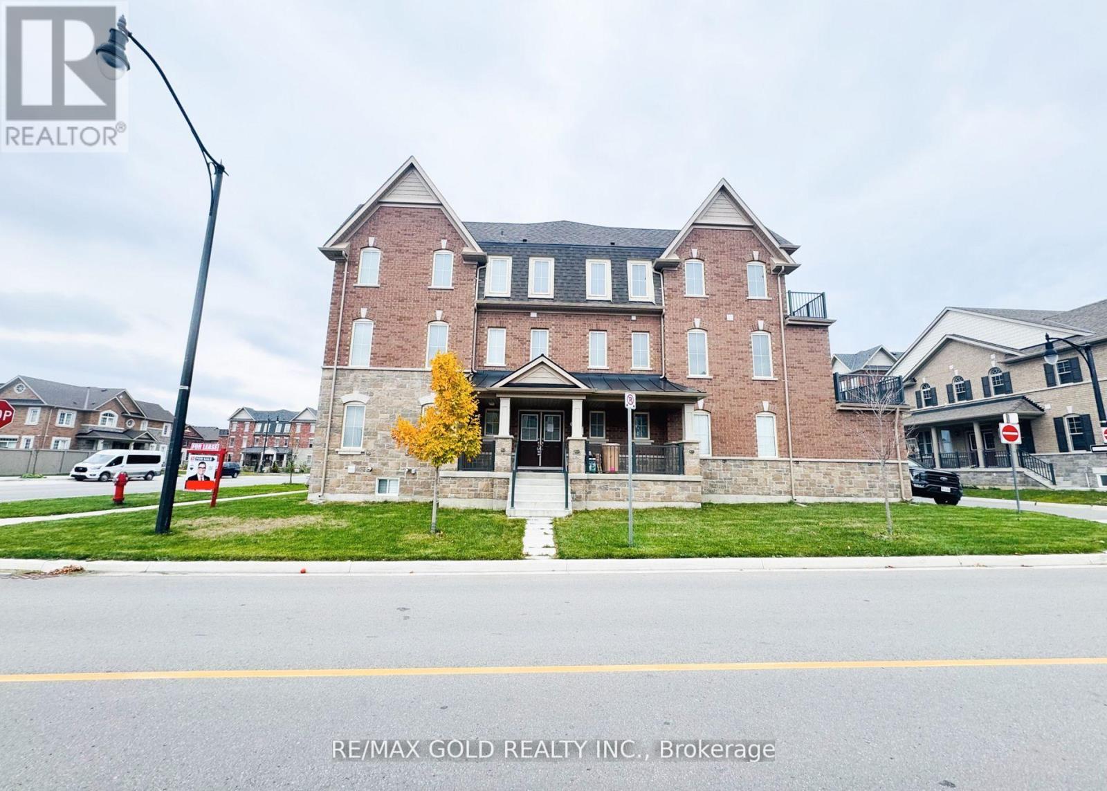 60 REMEMBRANCE ROAD, Brampton, Ontario