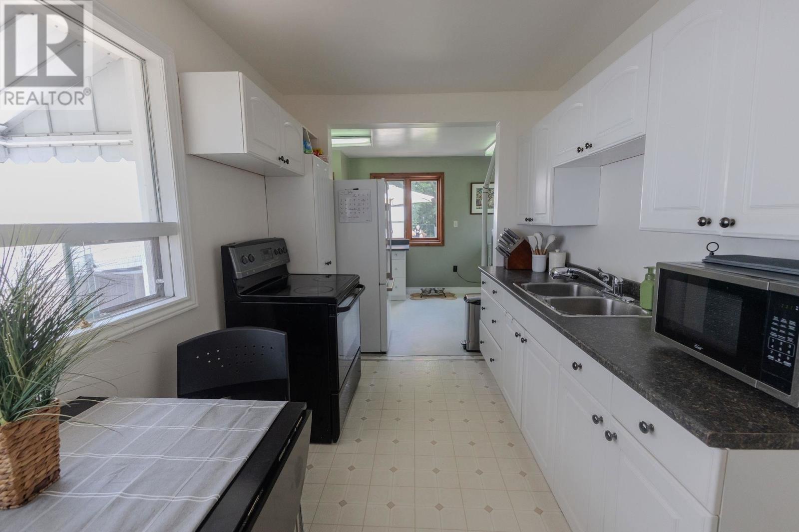 103 Poplar Ave, Sault Ste. Marie, Ontario  P6B 2W8 - Photo 4 - SM261728