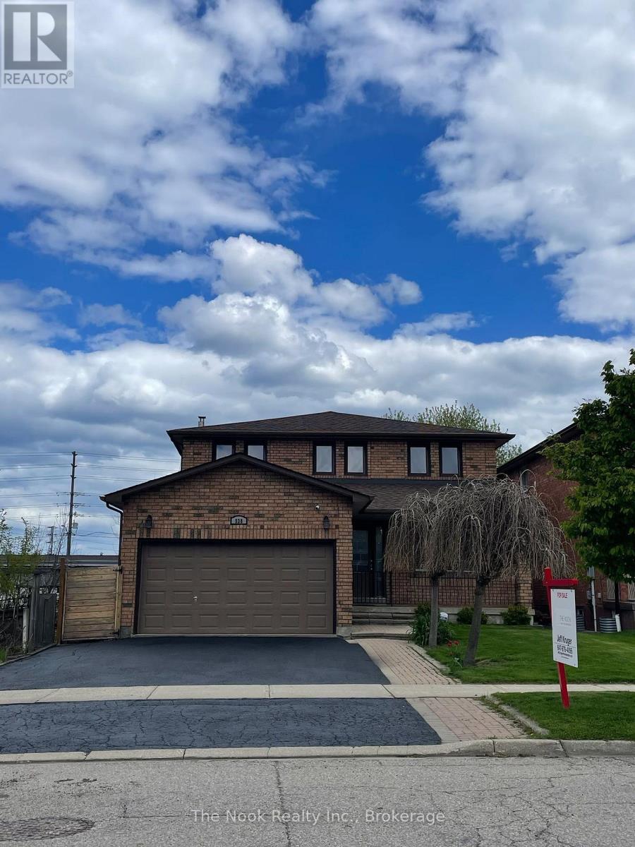 938 Wetherby Lane, Mississauga, Ontario  L4W 4S7 - Photo 1 - W13531104