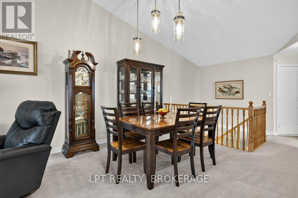 747 Shires Way, Kingston, Ontario  K7M 8X9 - Photo 10 - X13531084