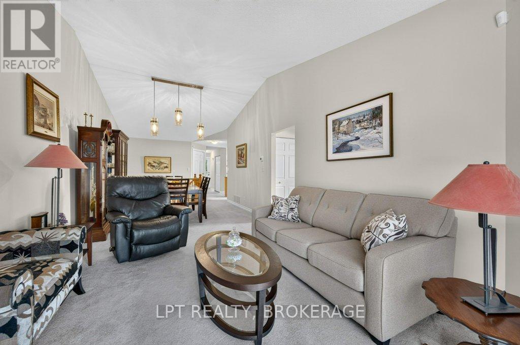 747 Shires Way, Kingston, Ontario  K7M 8X9 - Photo 11 - X13531084