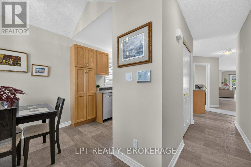 747 Shires Way, Kingston, Ontario  K7M 8X9 - Photo 7 - X13531084