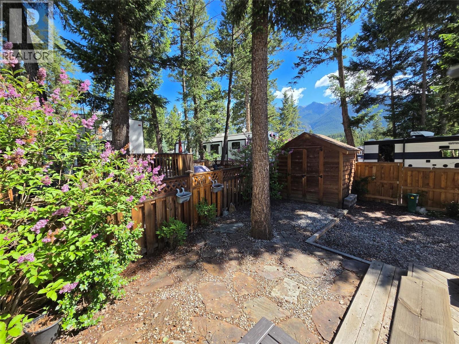 4868 Riverview Drive Unit# 55, Edgewater, British Columbia  V0A 1E0 - Photo 5 - 10376471