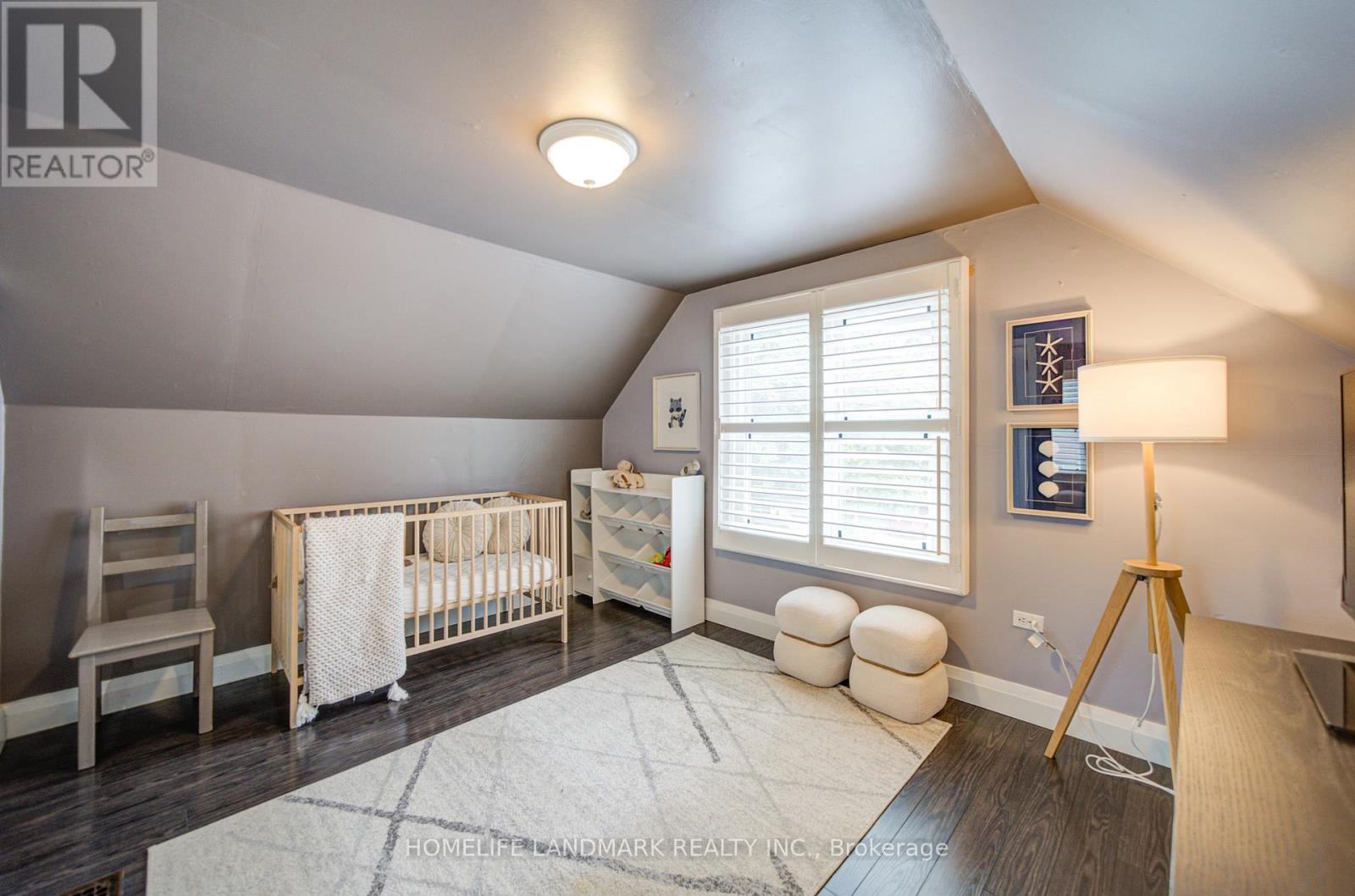 16 Warvet Crescent, Toronto, Ontario  M4B 1P3 - Photo 16 - E13530460