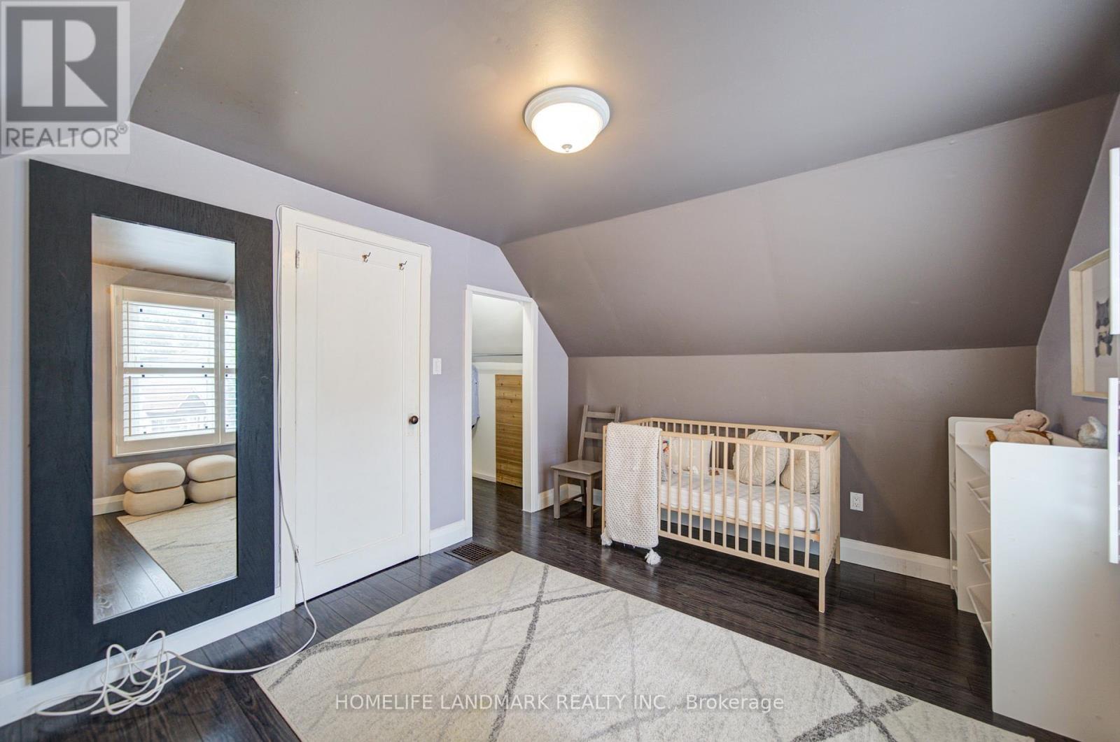 16 Warvet Crescent, Toronto, Ontario  M4B 1P3 - Photo 17 - E13530460