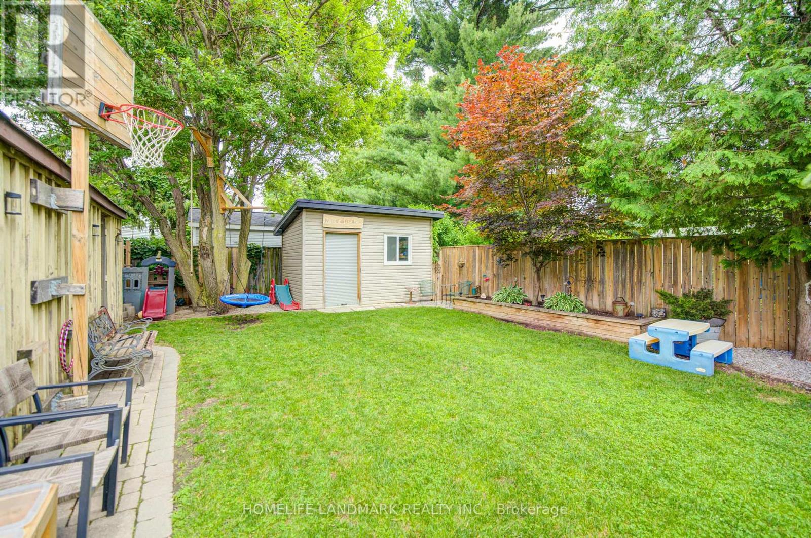 16 Warvet Crescent, Toronto, Ontario  M4B 1P3 - Photo 29 - E13530460