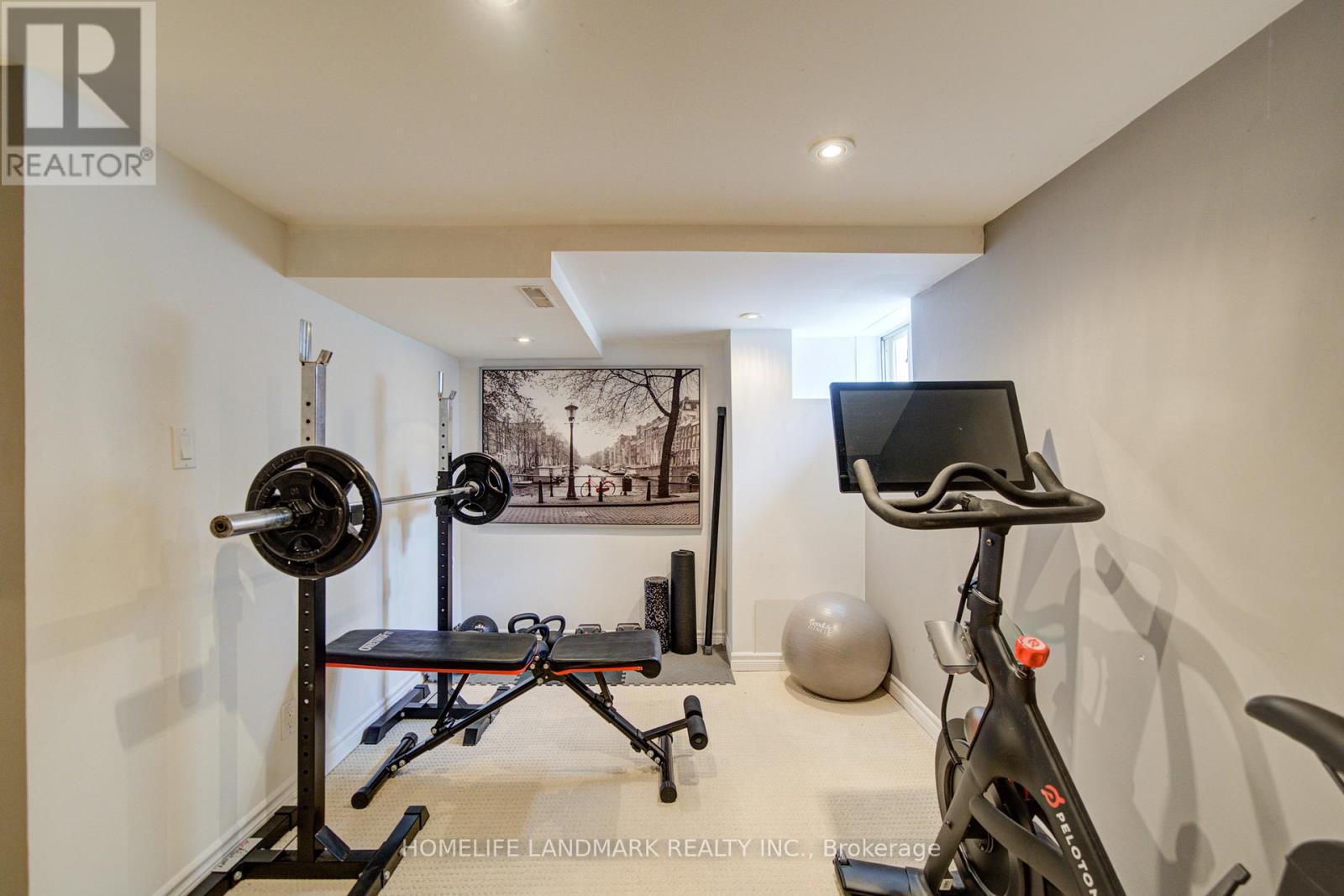 16 Warvet Crescent, Toronto, Ontario  M4B 1P3 - Photo 22 - E13530460