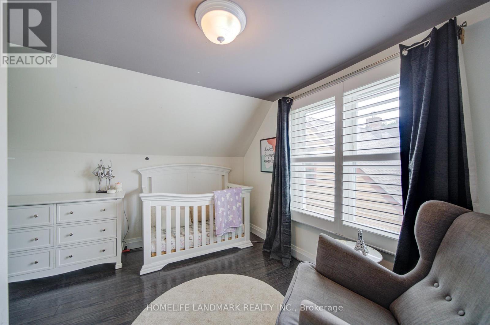 16 Warvet Crescent, Toronto, Ontario  M4B 1P3 - Photo 14 - E13530460
