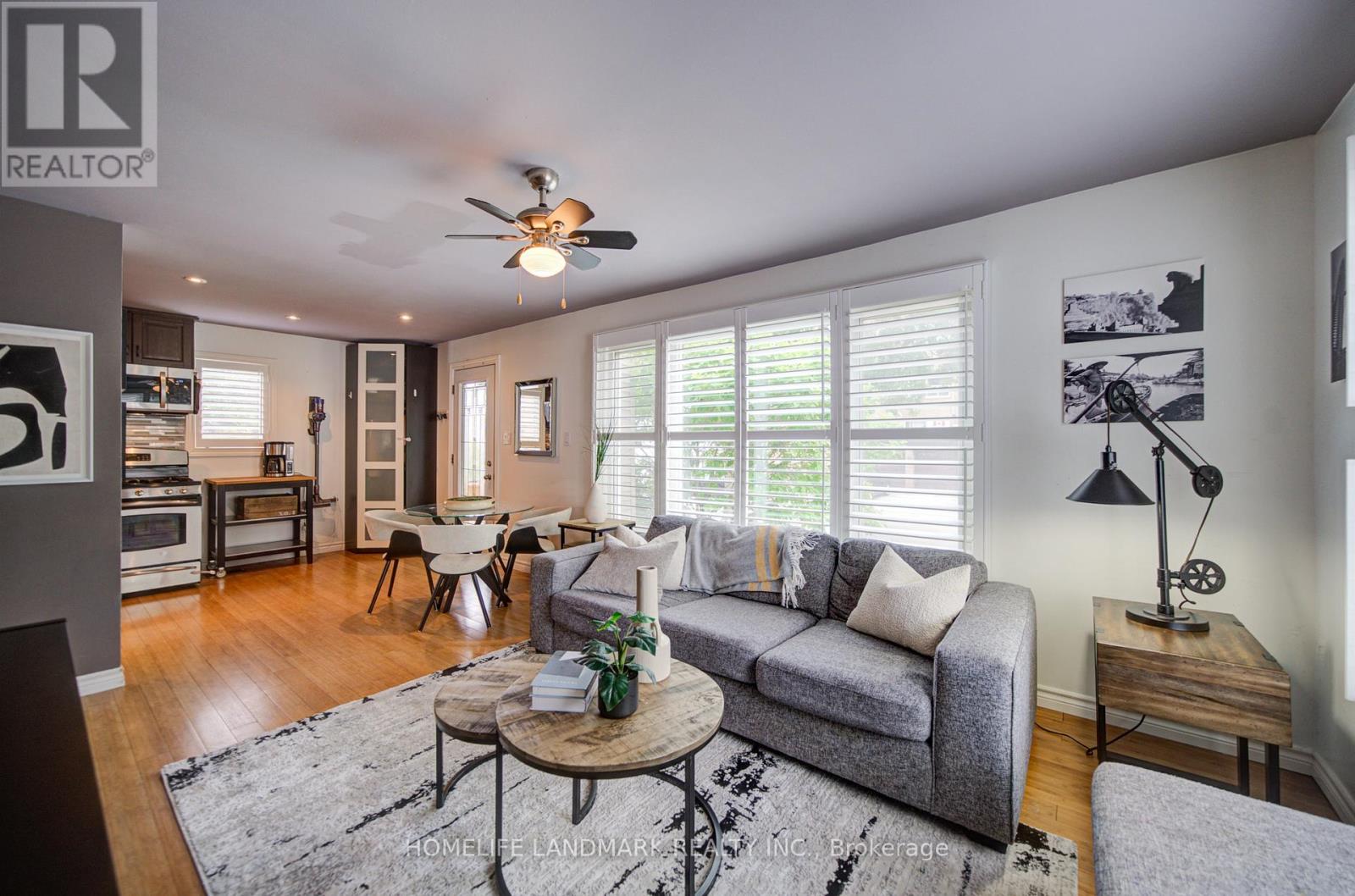 16 Warvet Crescent, Toronto, Ontario  M4B 1P3 - Photo 7 - E13530460