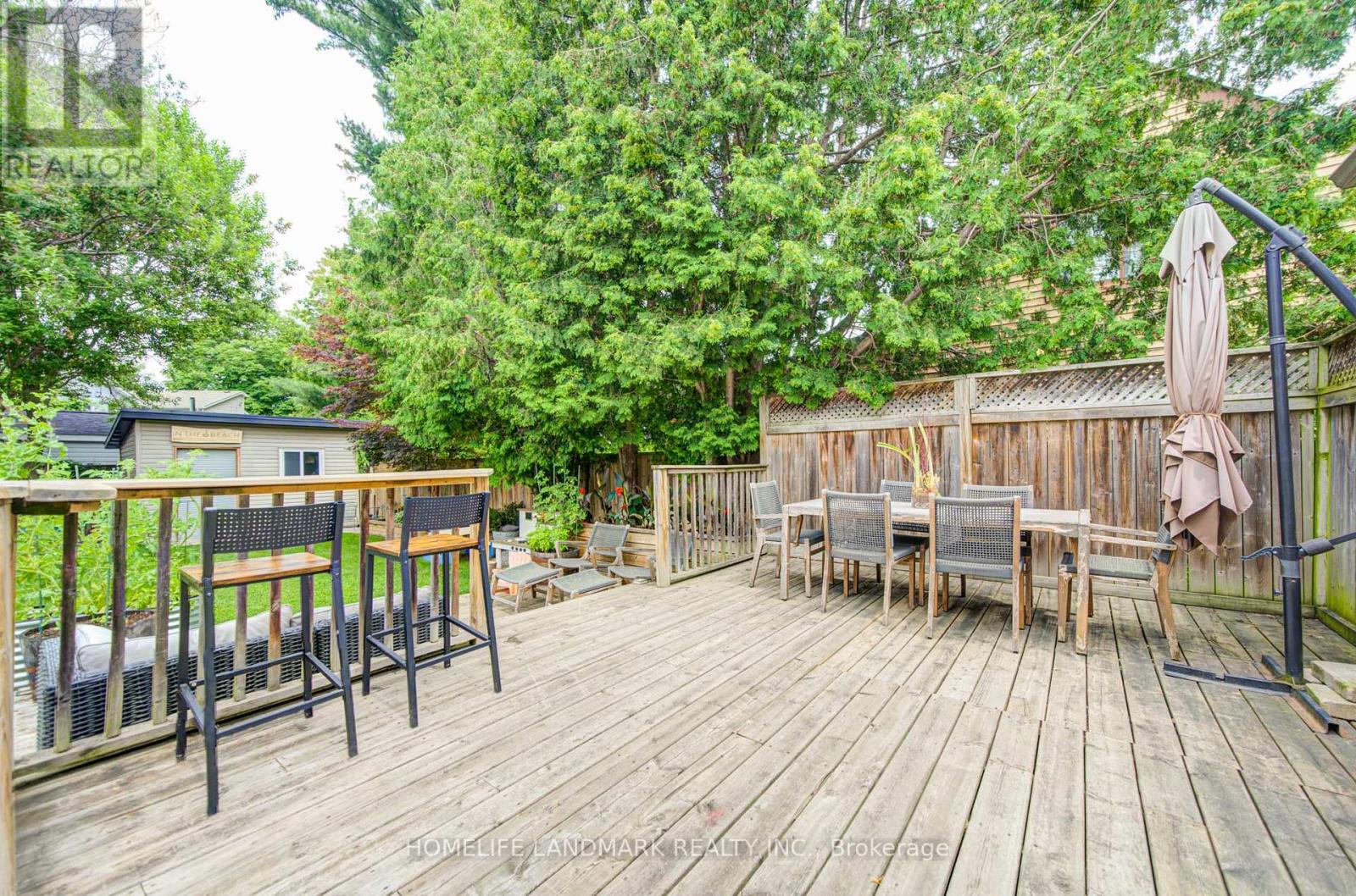 16 Warvet Crescent, Toronto, Ontario  M4B 1P3 - Photo 33 - E13530460