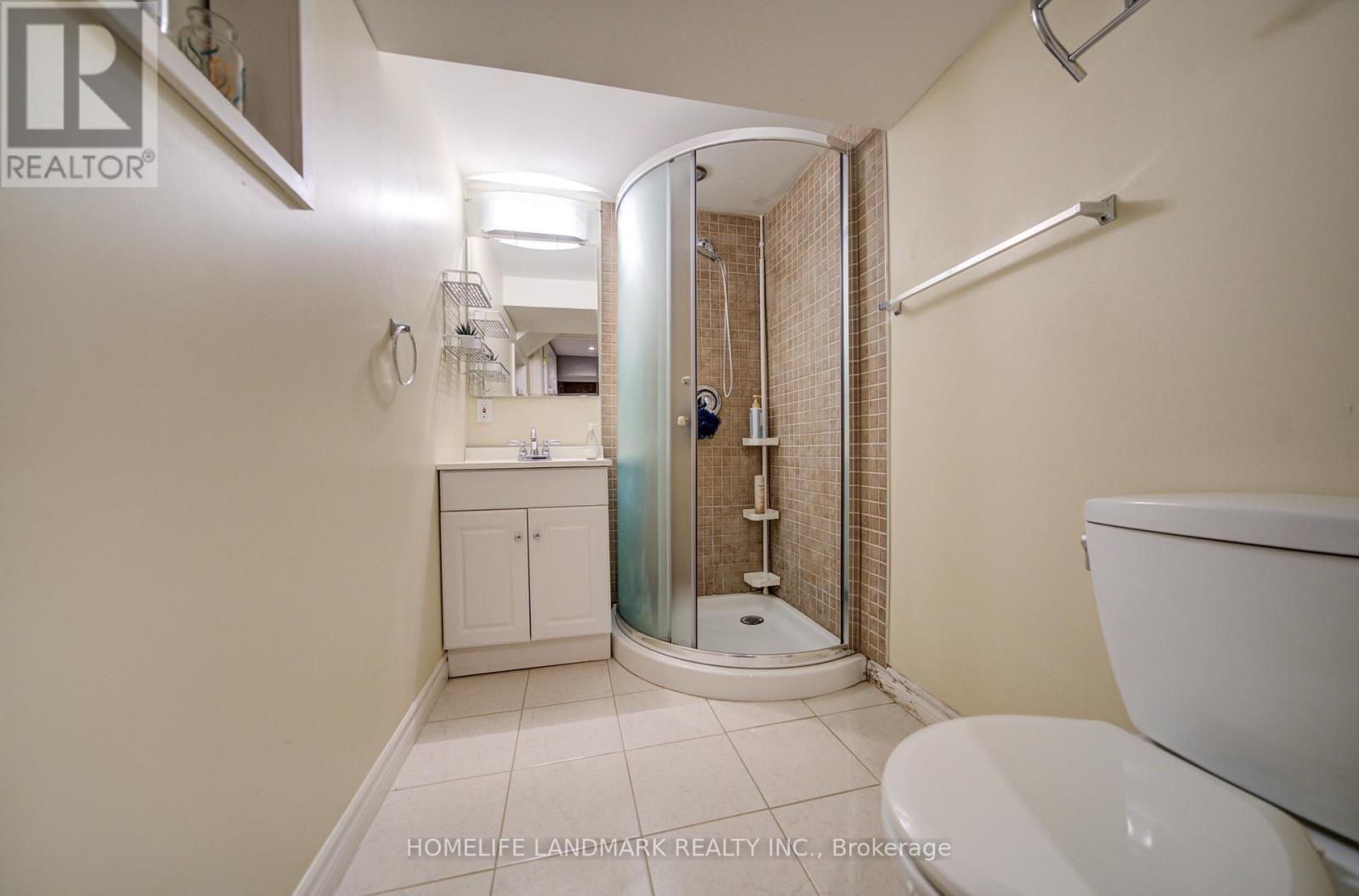 16 Warvet Crescent, Toronto, Ontario  M4B 1P3 - Photo 24 - E13530460