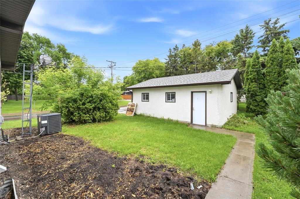180 Emerson Avenue, Winnipeg, Manitoba  R2G 1E9 - Photo 30 - 202614831