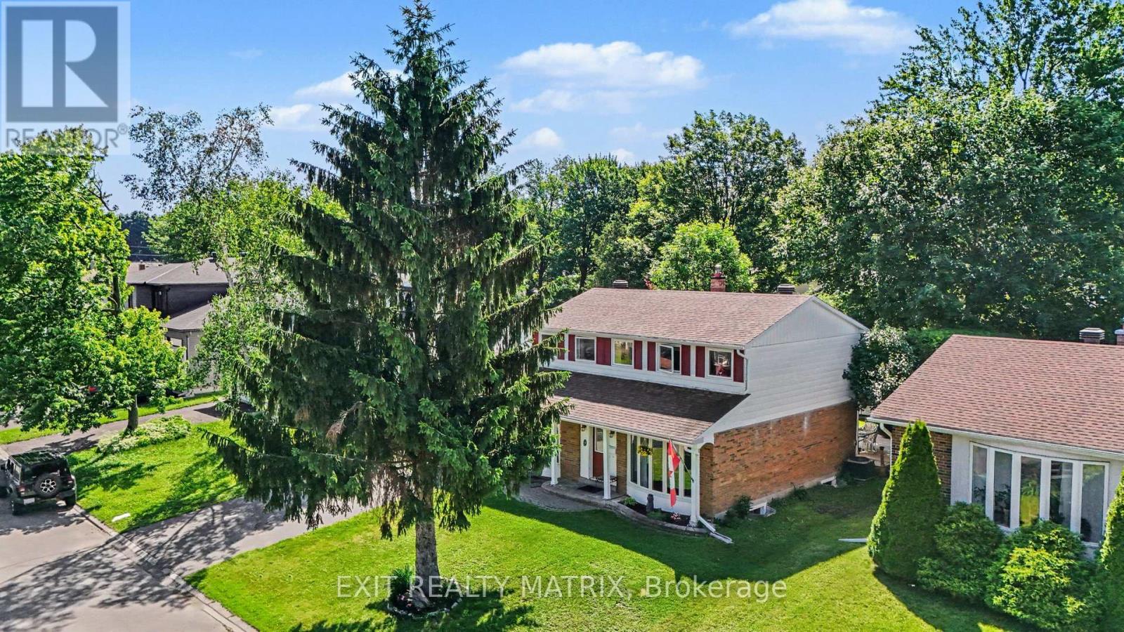 18 Highpark Crescent, Ottawa, Ontario  K1B 3G8 - Photo 3 - X13501090