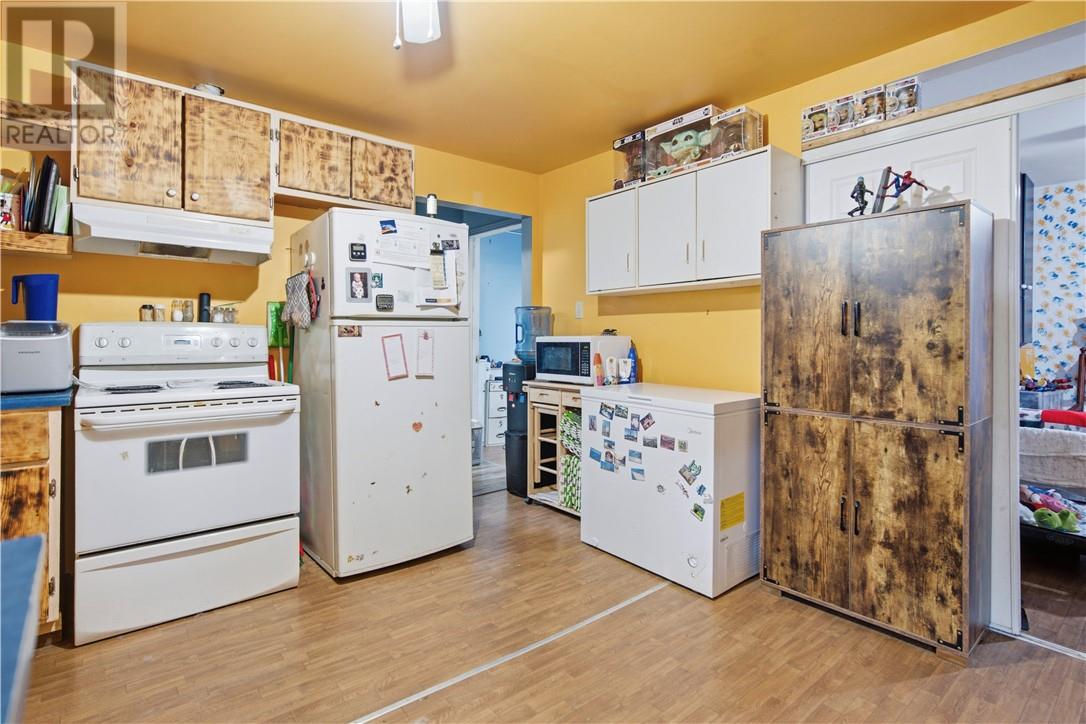 3297 Falconbridge Highway, Garson, Ontario  P3L 1E2 - Photo 4 - 2129016