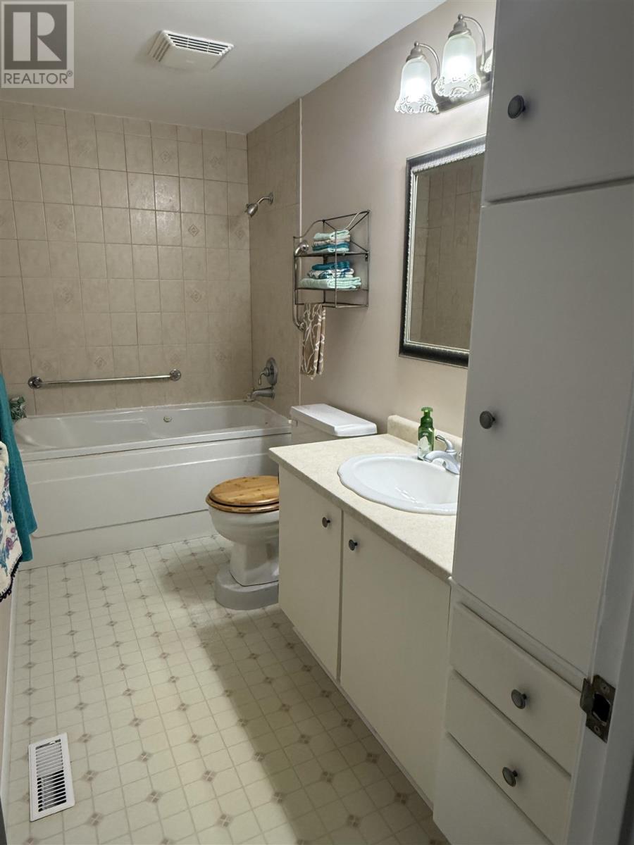 15 Colwill Dr, Elliot Lake, Ontario P5A 2Z6 - Photo 22 - SM261688