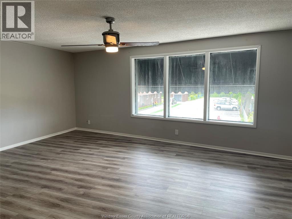 12129 Tecumseh Road East, Tecumseh, Ontario  N8N 1M2 - Photo 4 - 26016234