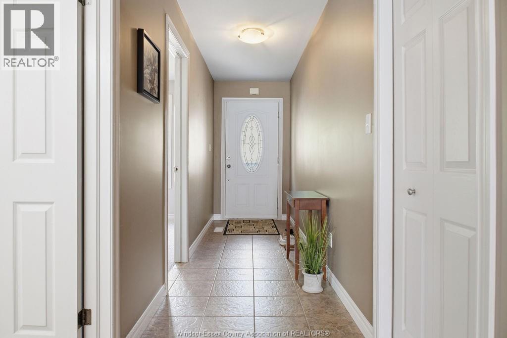 1973 Venetian Avenue, Windsor, Ontario  N8P 2A1 - Photo 4 - 26016227