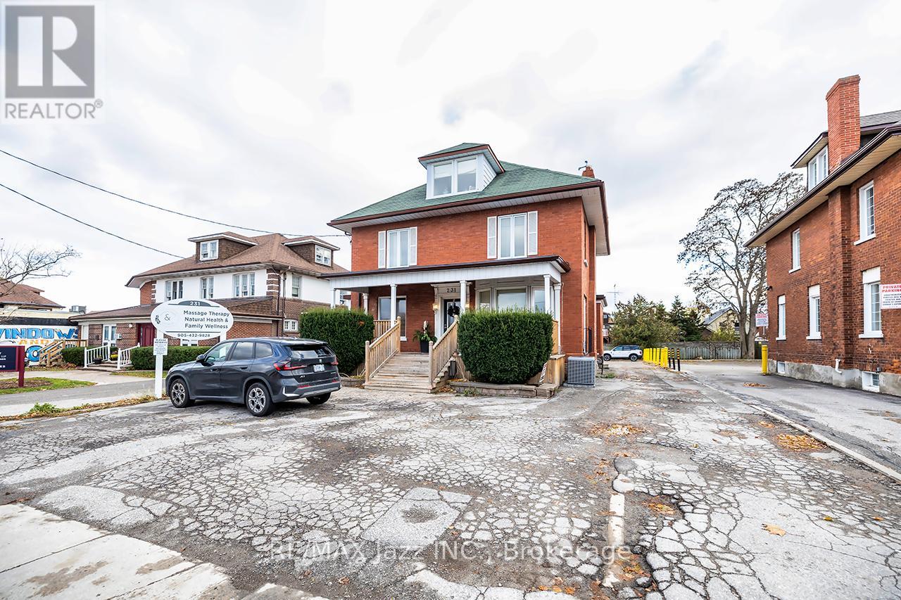 231 King Street E, Oshawa, Ontario  L1H 1C5 - Photo 1 - E13531358