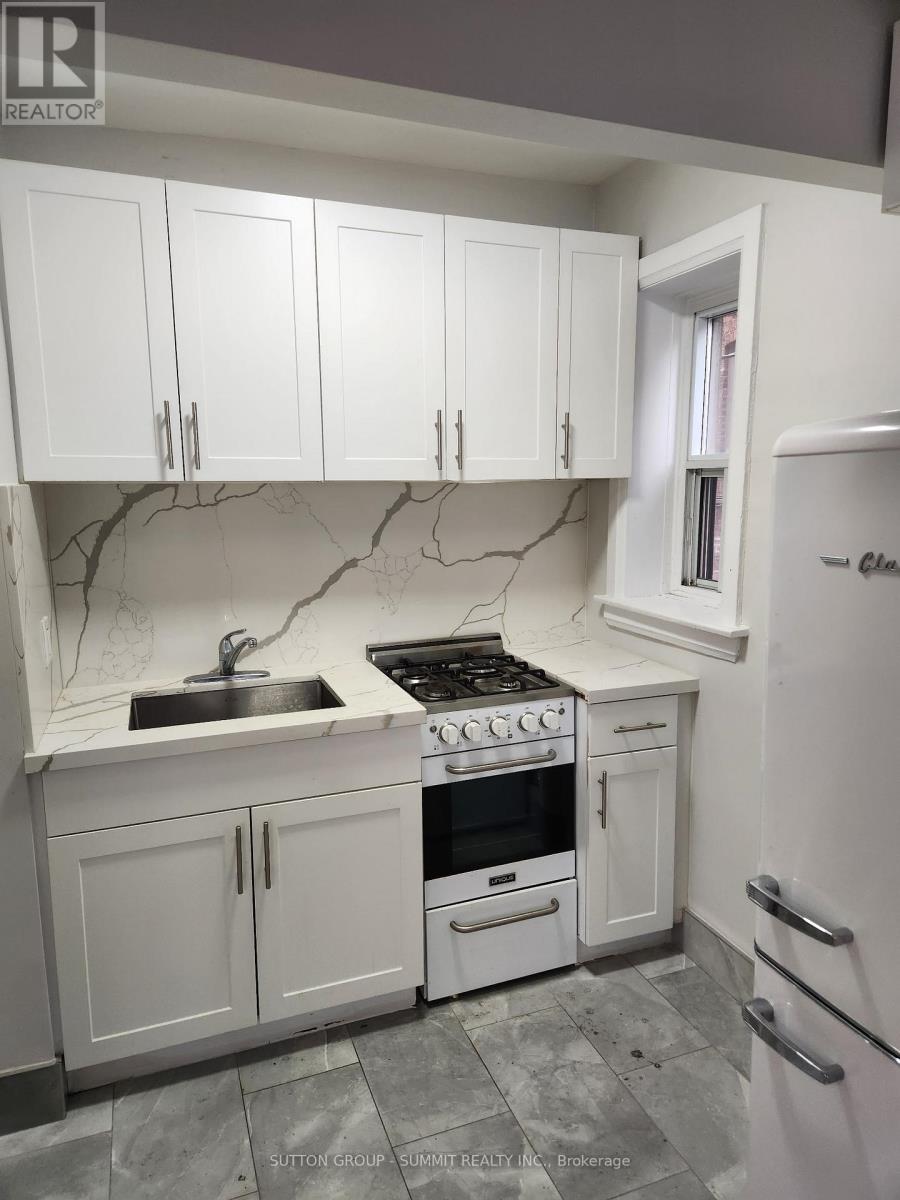 202 - 98 Vaughan Road, Toronto, Ontario M6C 2M1 - Photo 3 - C13531510