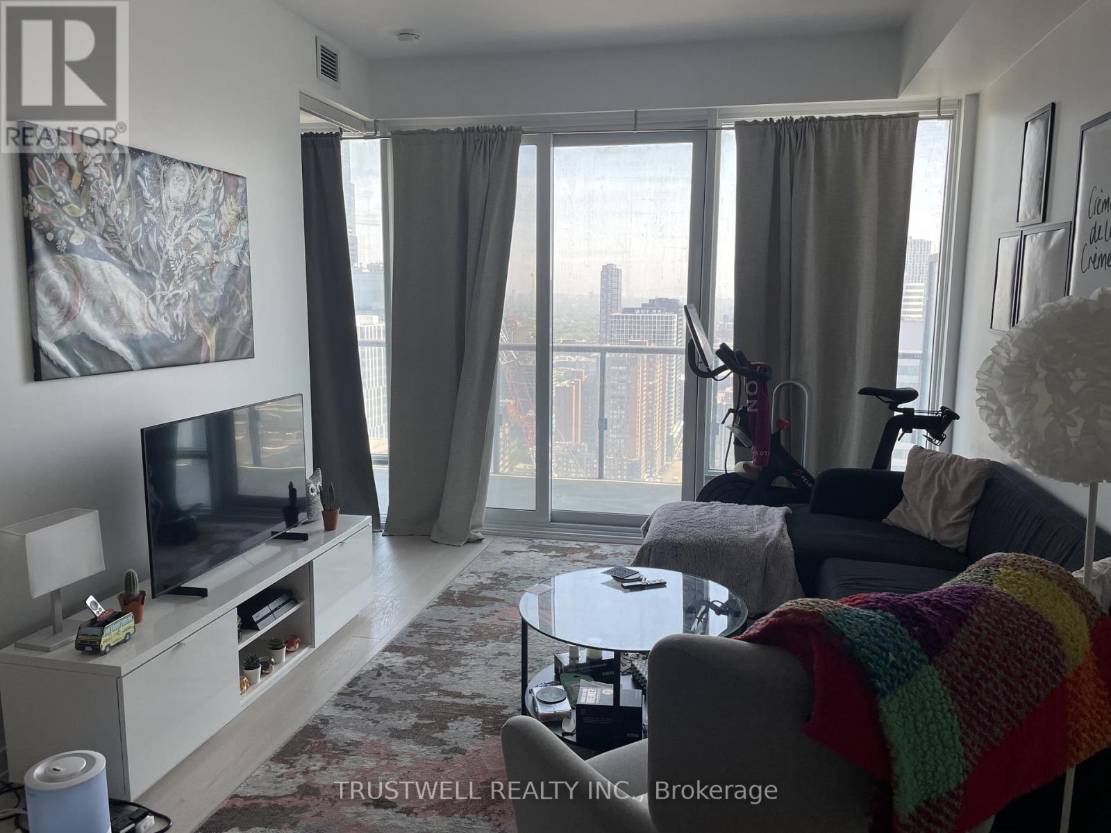 2605 - 488 University Avenue, Toronto, Ontario  M5G 0C1 - Photo 2 - C13531548