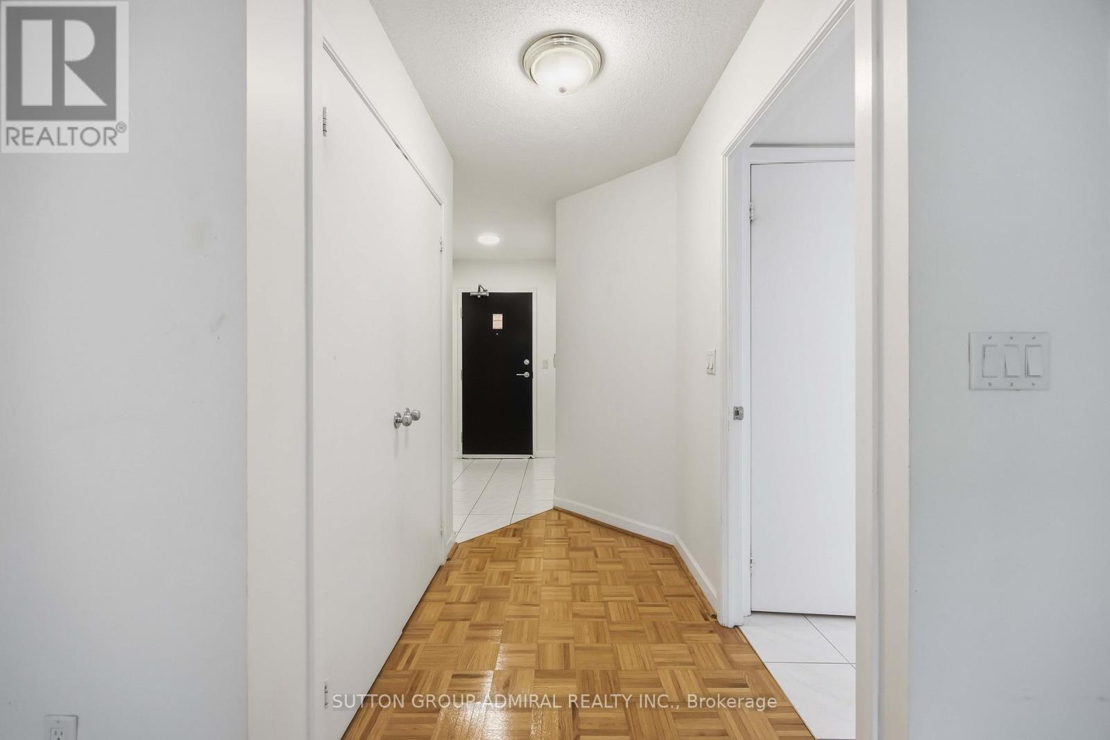 1713 - 8 Park Road, Toronto, Ontario  M4W 3S5 - Photo 3 - C13531578