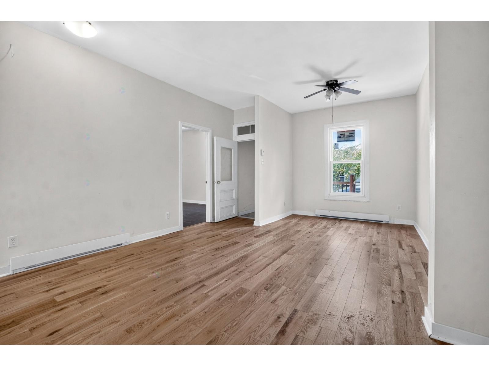 2819-2823 Rue Springland Montréal (Le Sud-Ouest) Quebec Canada H4E2H2 2