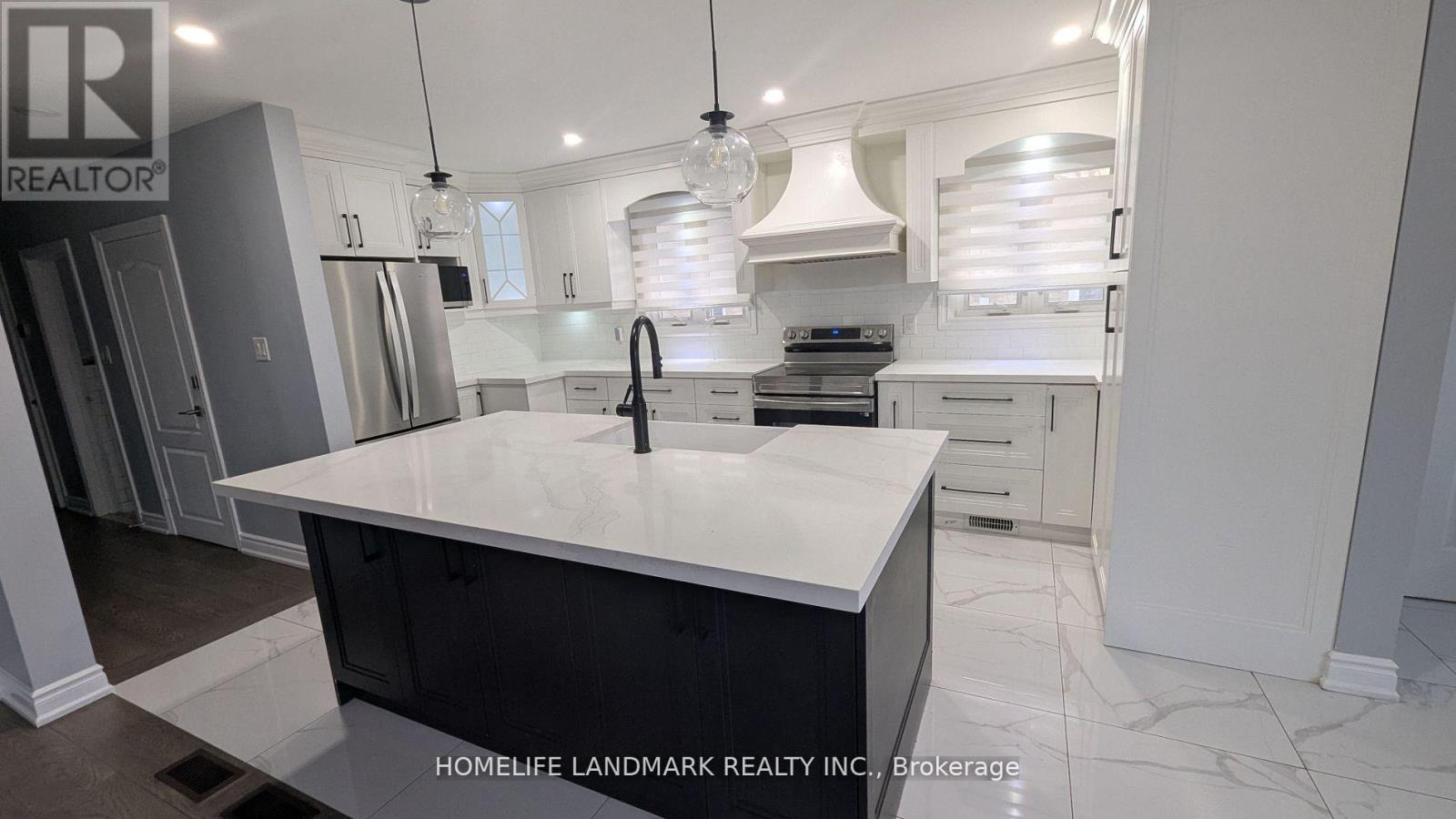 3 CHOPIN AVENUE, Toronto (Ionview)
