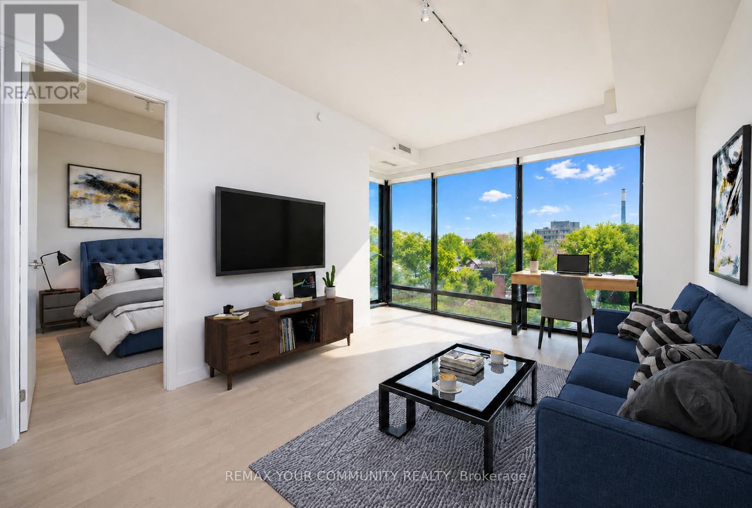 503 - 246 Logan Avenue, Toronto, Ontario  M4M 1J2 - Photo 3 - E13531296