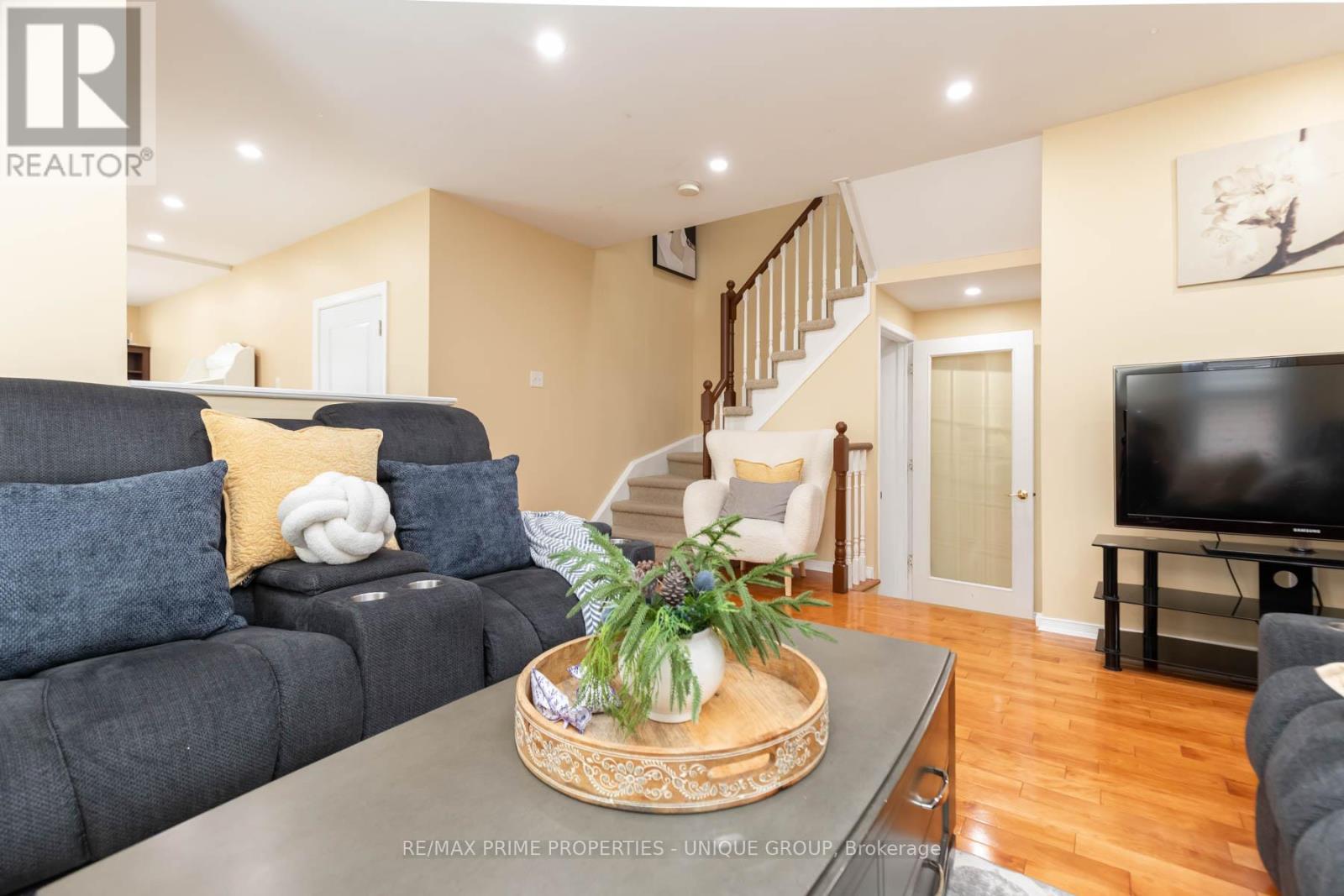 25 Pine Gate Place, Whitby, Ontario  L1R 2M5 - Photo 8 - E13531364