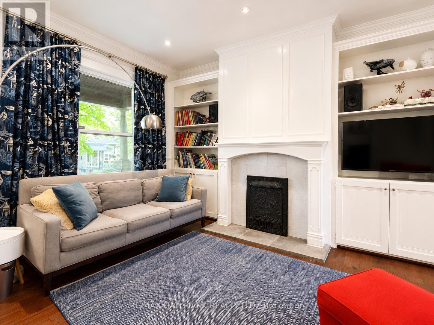 118 Galt Avenue, Toronto, Ontario  M4M 2Z3 - Photo 2 - E13531382