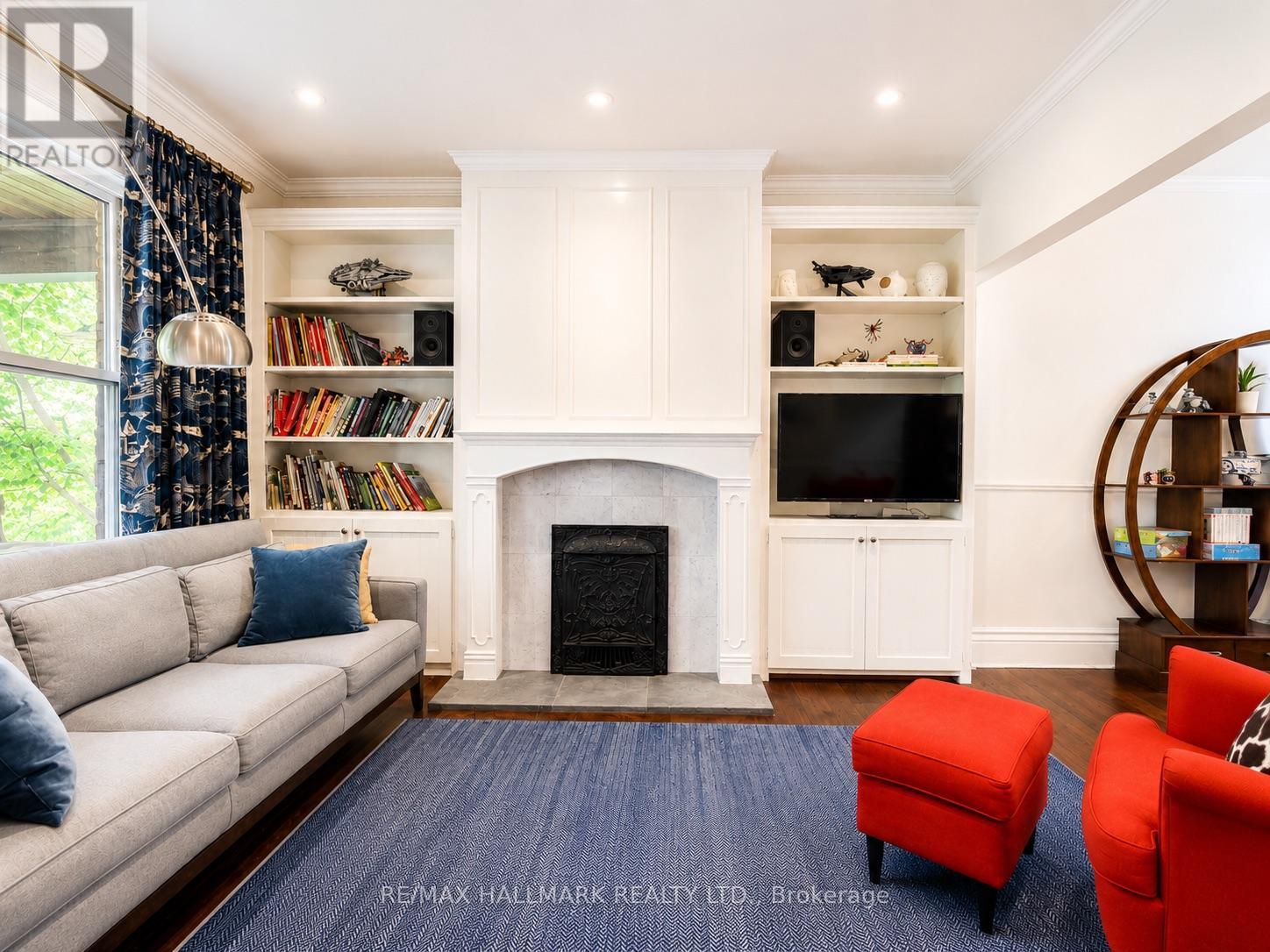 118 Galt Avenue, Toronto, Ontario  M4M 2Z3 - Photo 3 - E13531382