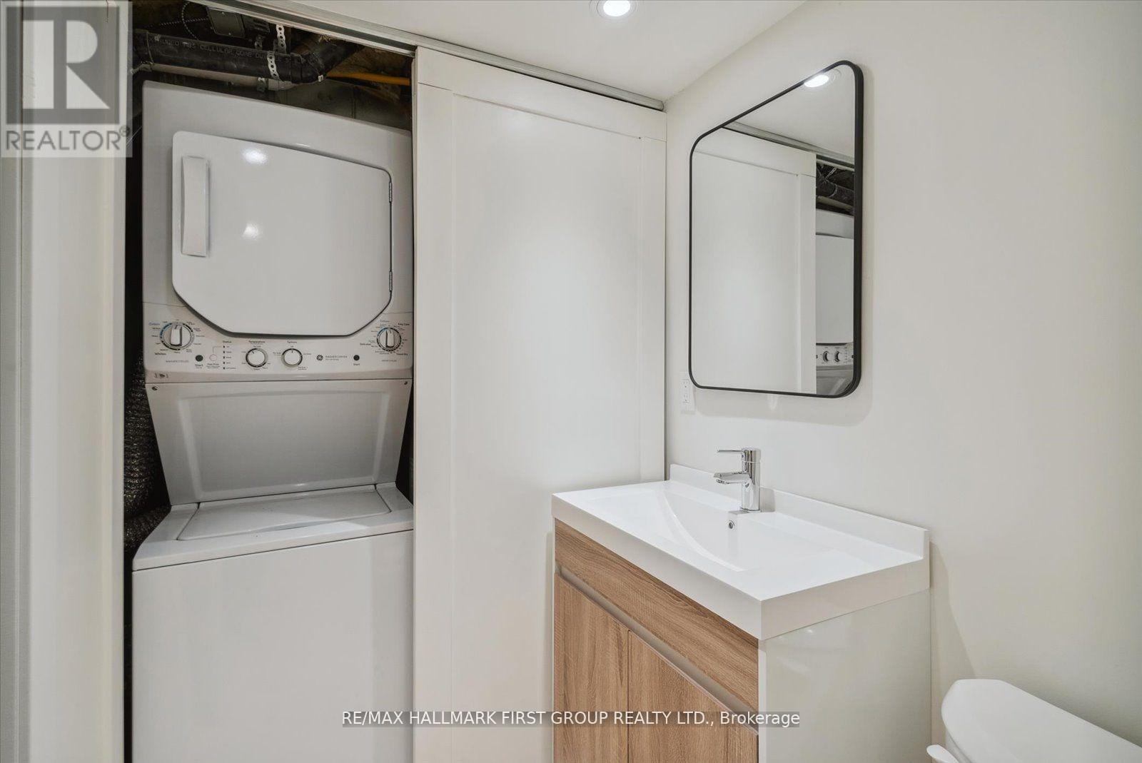 Lower - 285 Rhodes Avenue, Toronto, Ontario  M4L 3A4 - Photo 11 - E13531540