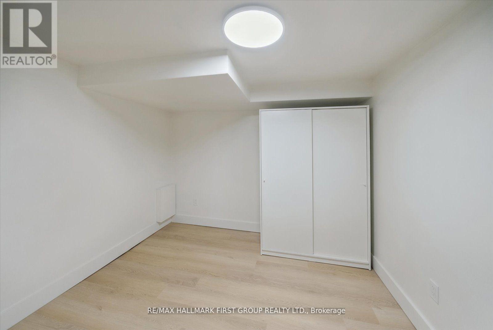 Lower - 285 Rhodes Avenue, Toronto, Ontario  M4L 3A4 - Photo 8 - E13531540