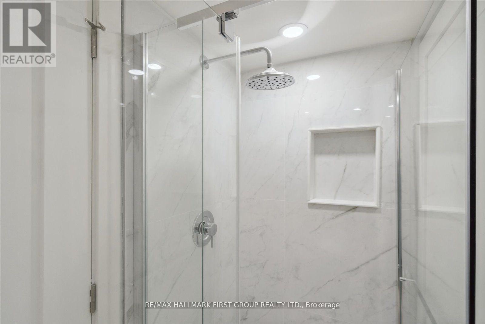 Lower - 285 Rhodes Avenue, Toronto, Ontario  M4L 3A4 - Photo 9 - E13531540
