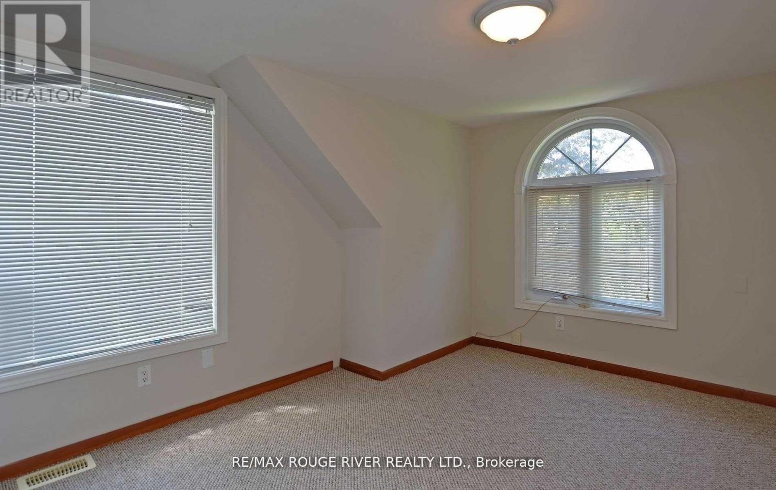 Upper - 705 Front Road, Pickering, Ontario  L1W 1P1 - Photo 11 - E13531566