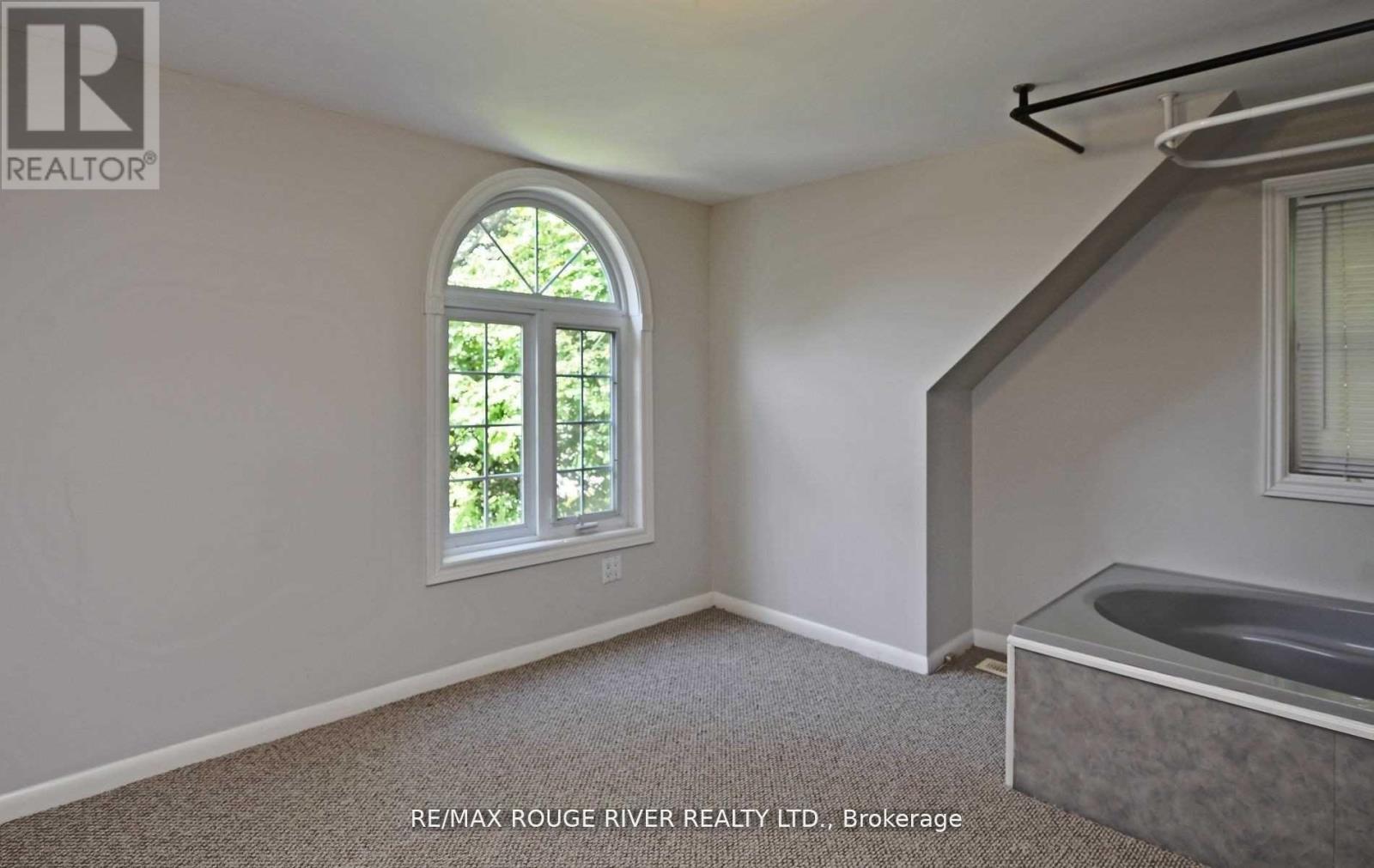 Upper - 705 Front Road, Pickering, Ontario  L1W 1P1 - Photo 12 - E13531566