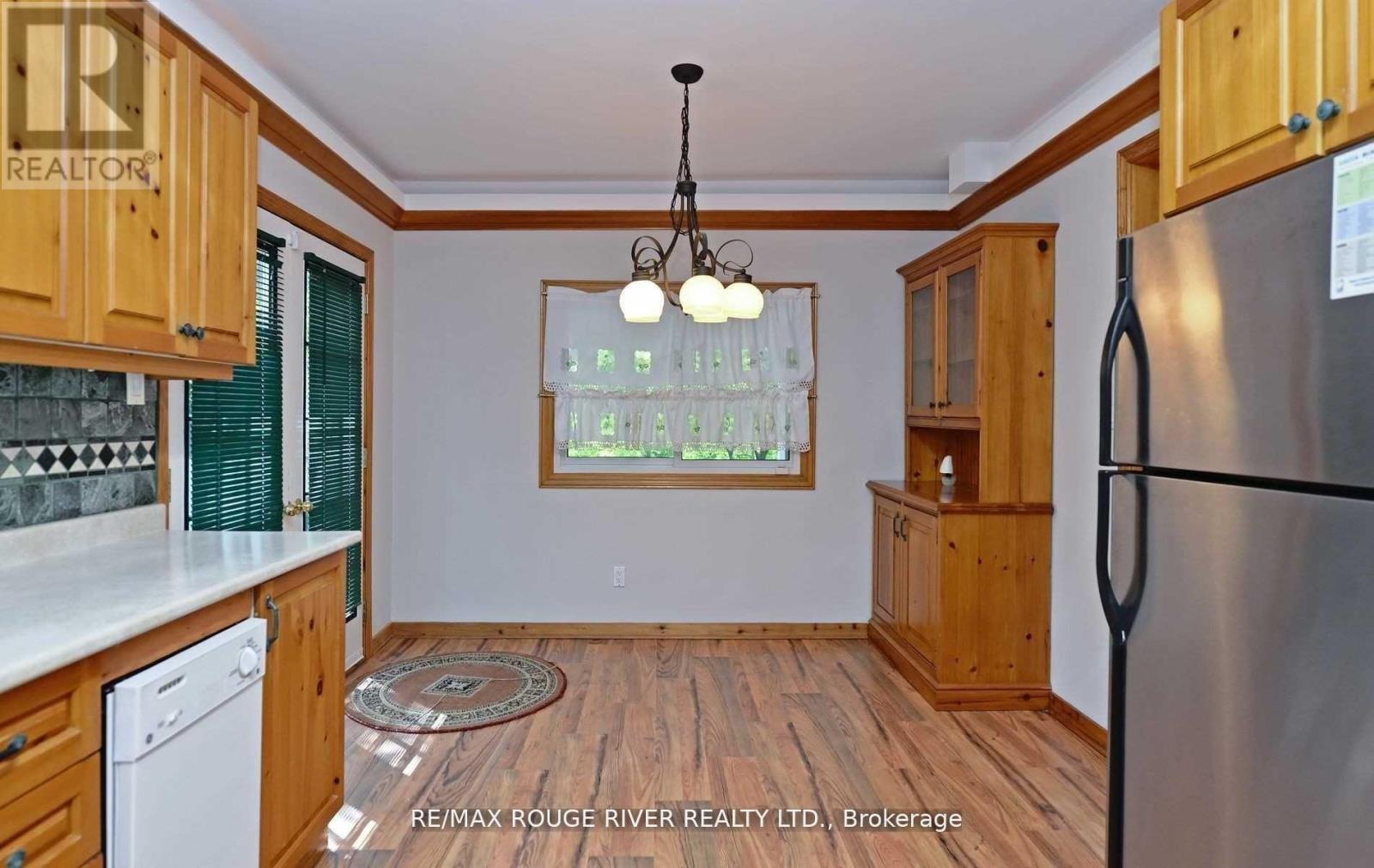Upper - 705 Front Road, Pickering, Ontario  L1W 1P1 - Photo 5 - E13531566