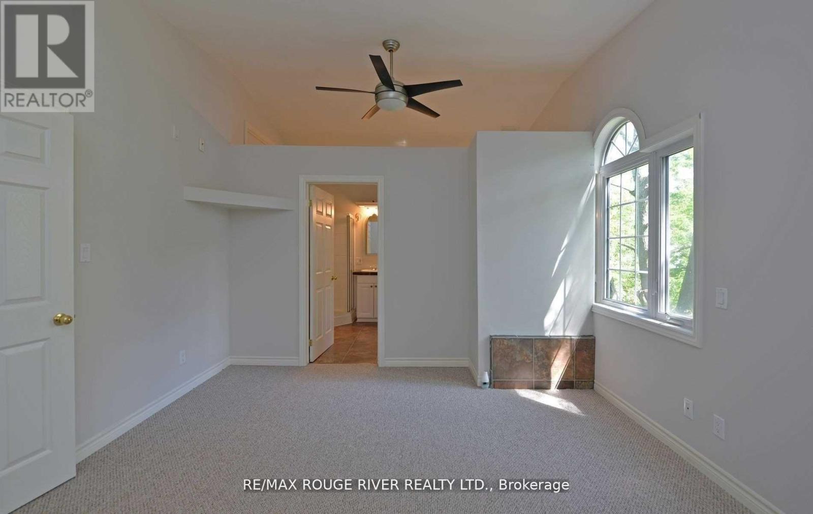 Upper - 705 Front Road, Pickering, Ontario  L1W 1P1 - Photo 7 - E13531566