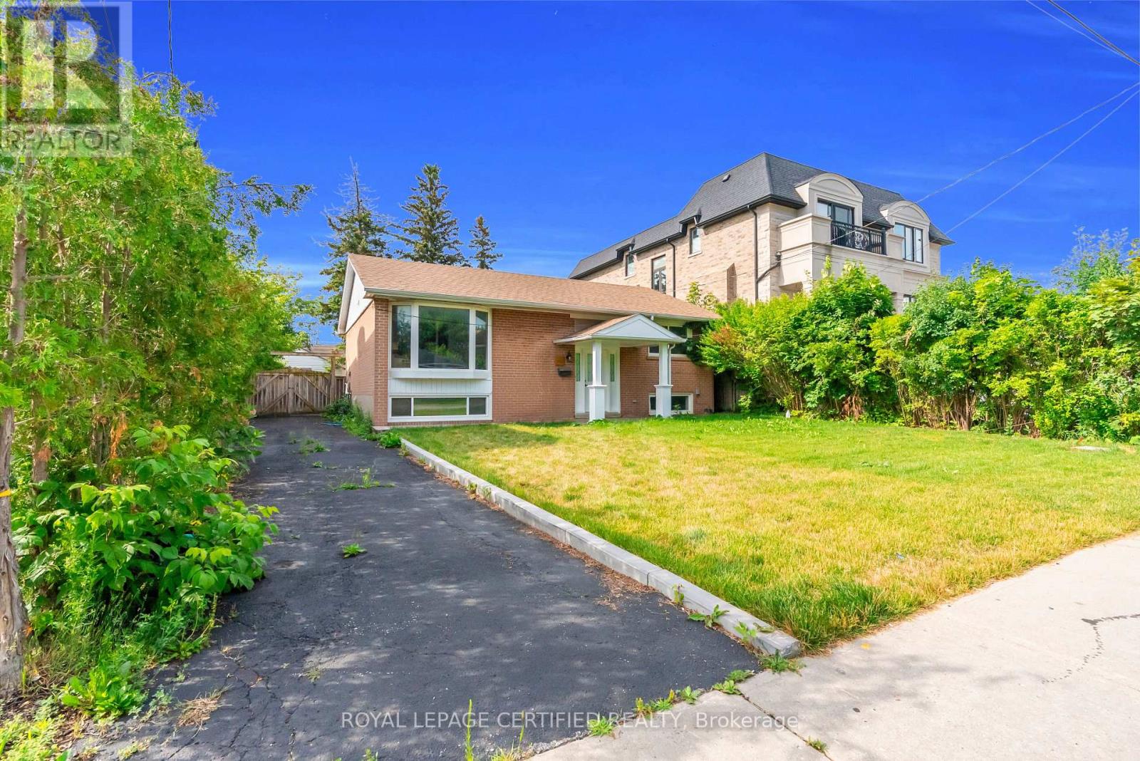 448 Fernleigh Circle S, Richmond Hill, Ontario  L4C 1E6 - Photo 5 - N13531438