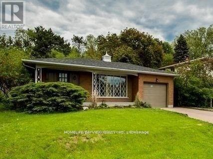 32 BLUE SPRUCE LANE, Markham (Royal Orchard)
