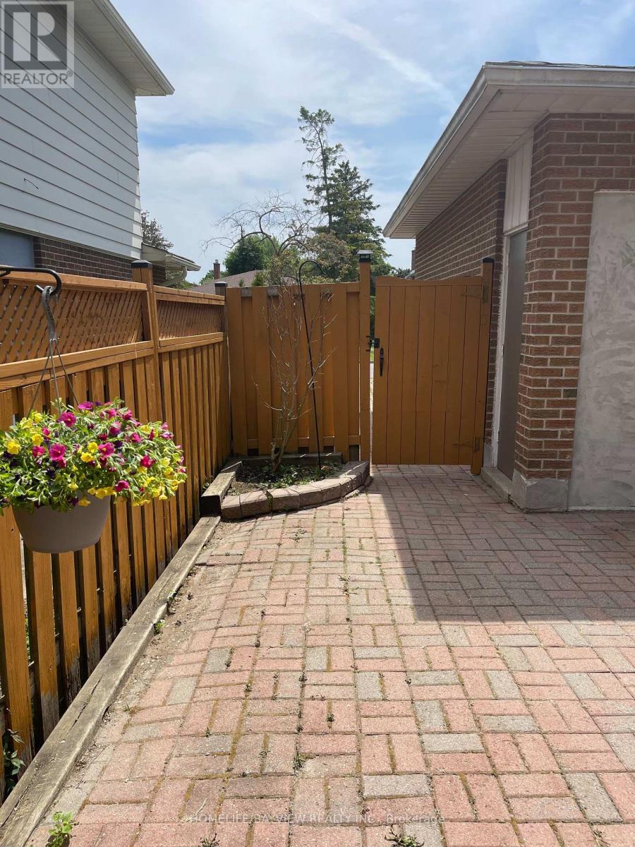 32 Blue Spruce Lane, Markham, Ontario  L3T 3W9 - Photo 15 - N13531638